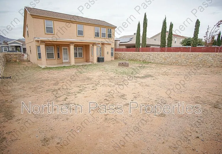 10790 Adin St — Photo 35