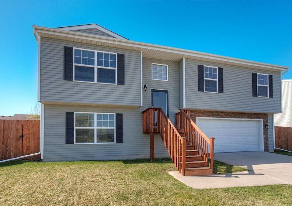 1st image of 209 Tailfeather Dr NW
