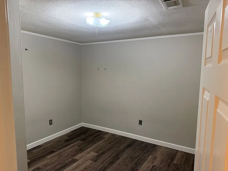 4 Pine Tree Apartment Rd — Photo 7