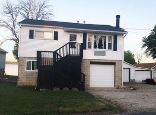 12134 N Riverview Rd, Chillicothe, IL 61523