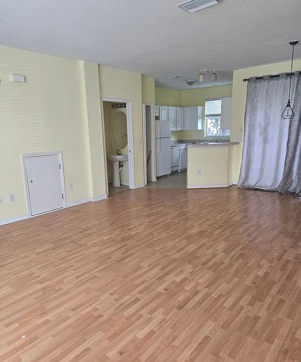 12209 Country White Cir