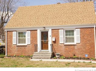 22 Country Club Rd, Groton, CT 06340