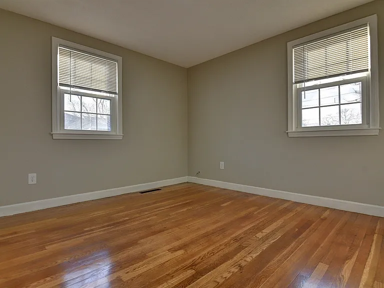 30 Trull St #4 — Photo 10
