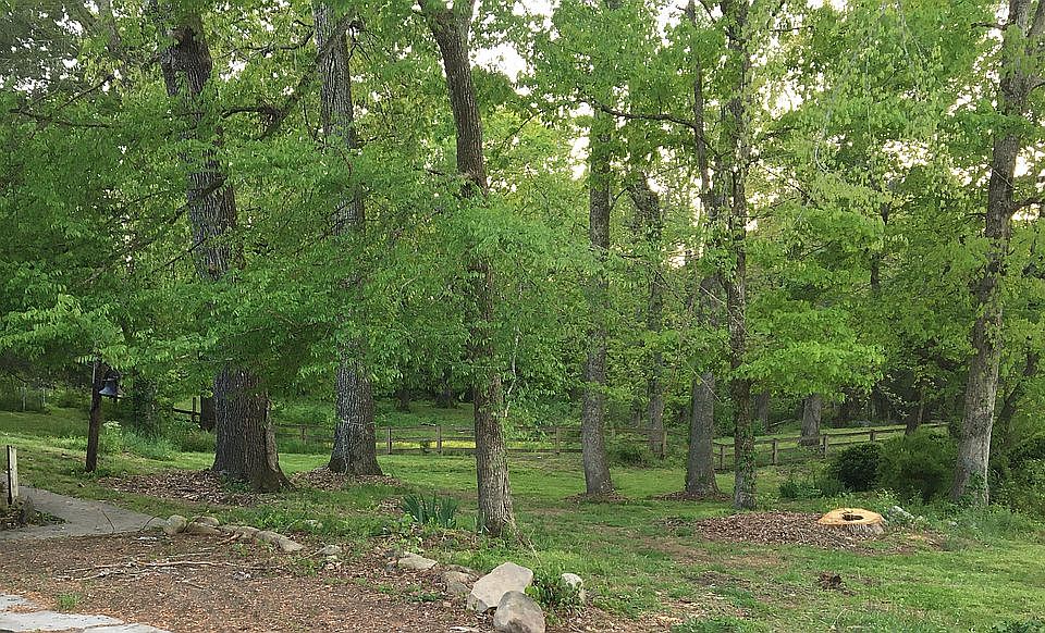 2nd image of 1400 Durkee Rd SE