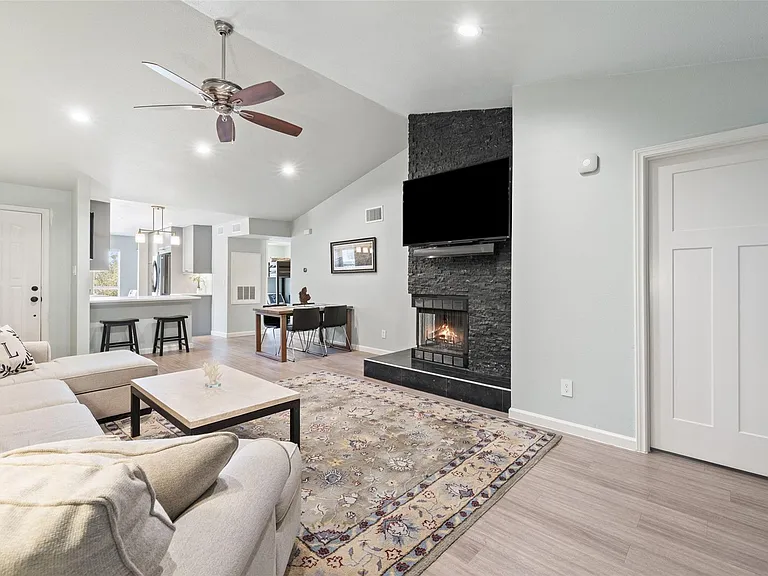 2450 Wickersham Ln #302 — Photo 4