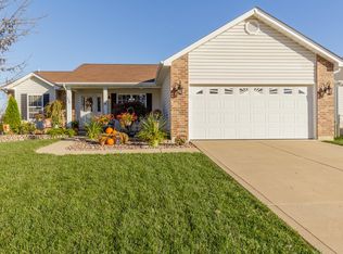 120 Fleur De Lis Dr, Wentzville, MO