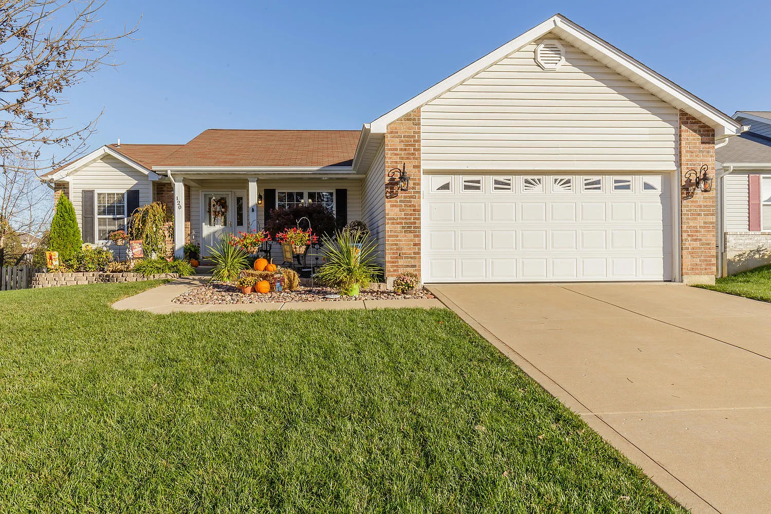 120 Fleur De Lis Dr photo 1