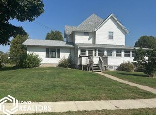 218 Center St E, Britt, IA 50423