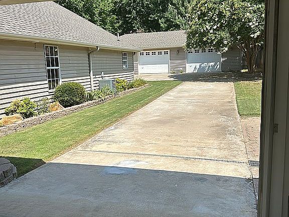 3rd image of 7011 Red Bud Dr