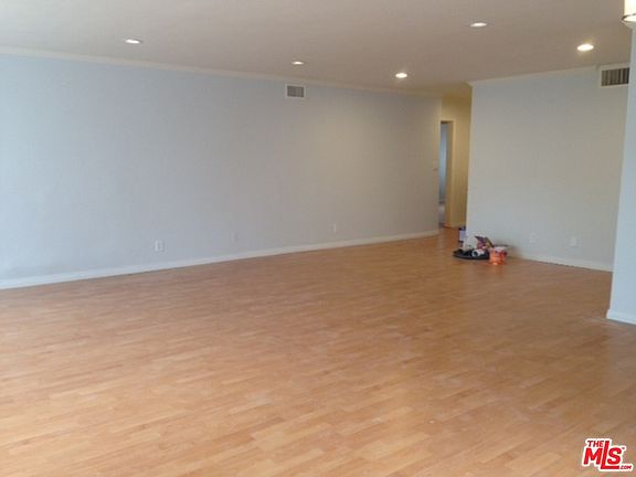 2nd image of 216 S Rexford Dr APT 201