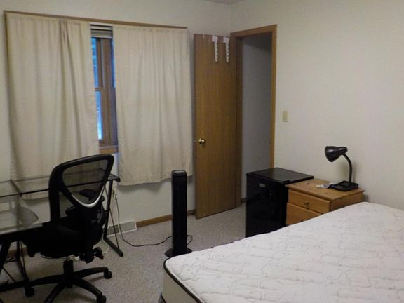 3rd image of 1633-37 W Grandview Blvd