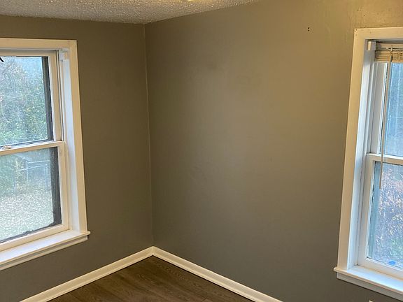 3rd image of 628 Cherry St