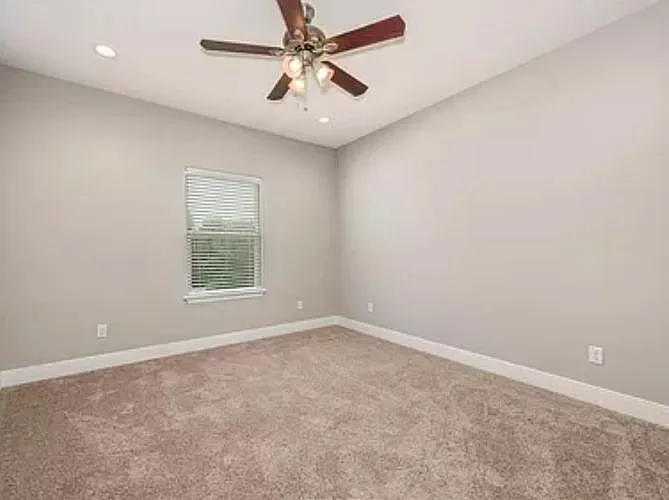 112 Sterling St #A — Photo 9