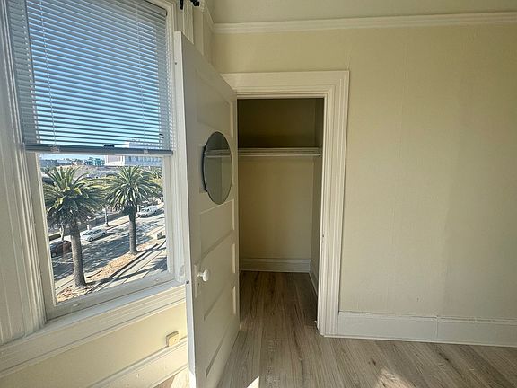5th image of 2059 Market St APT 49