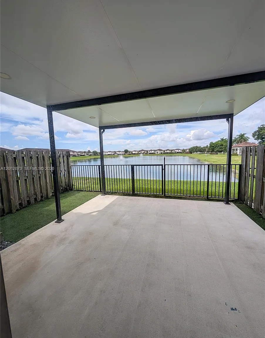 Coco Palm Estates — Photo 2