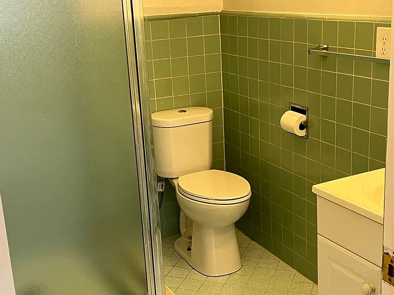 1 Bedroom on Ingraham Street blocks from the beach in Pacific Beach! — Photo 12