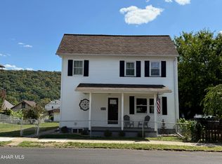 708 Mulberry St, Hollidaysburg, PA 16648