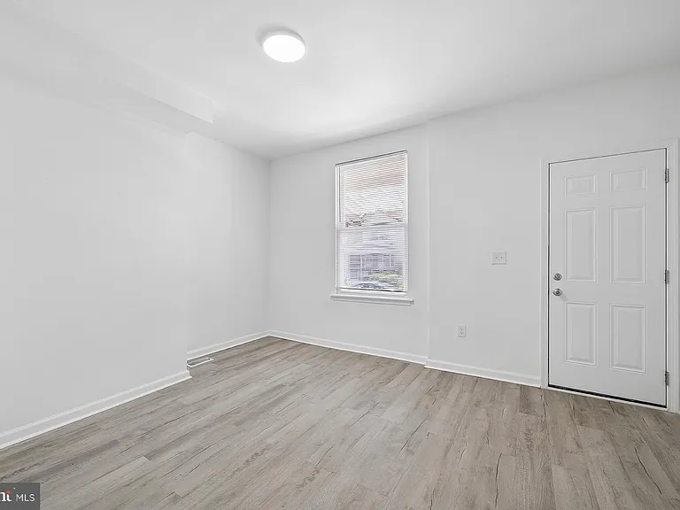 5829 Crittenden St — Photo 14
