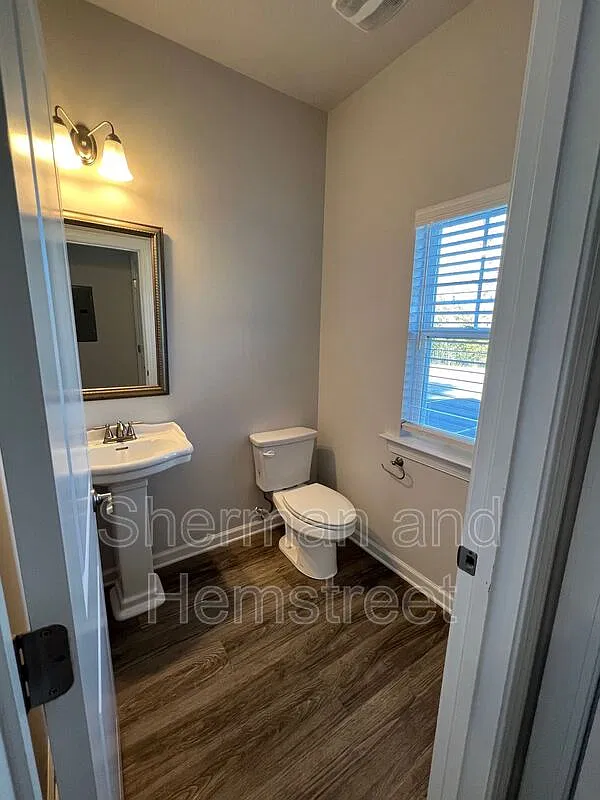 2 bed, 2.5 bath, 1244 sqft, $1,580 — Photo 4