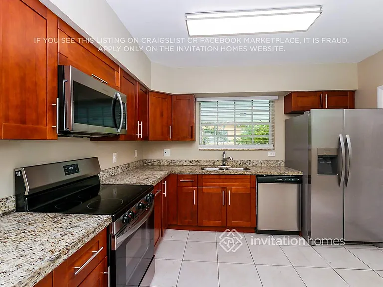 1748 NE 158th St — Photo 8