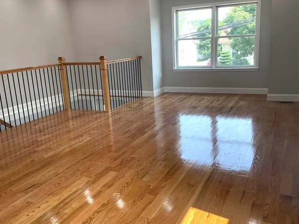 761 B 4th Street image 4 of 34