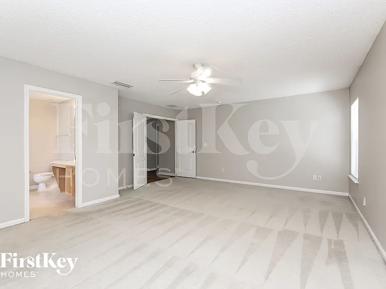 1437 Heather Ct — Photo 10