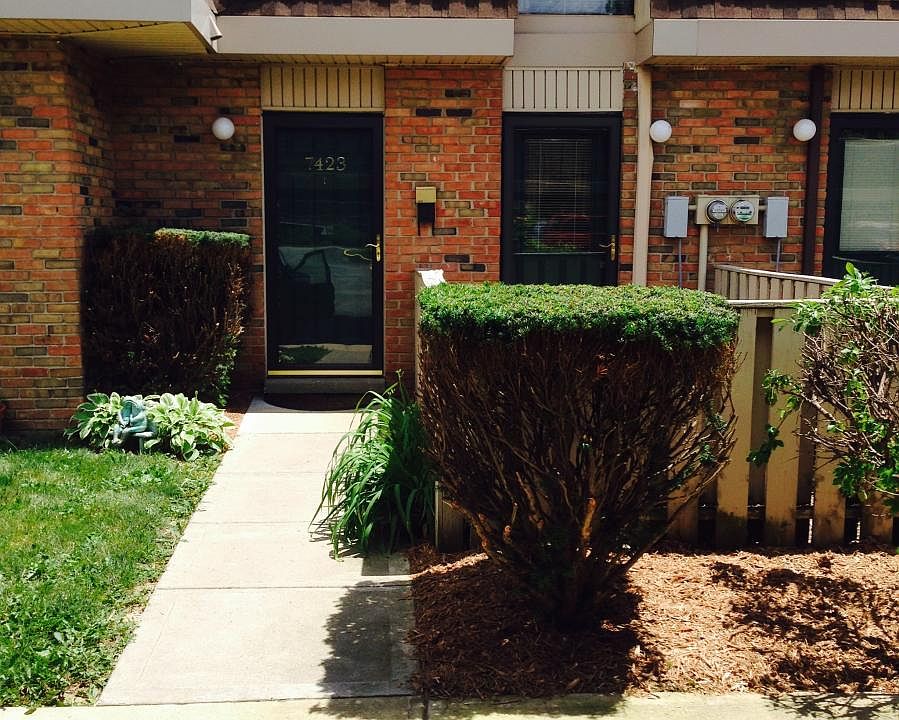 1st image of 7410 Country Brook Dr