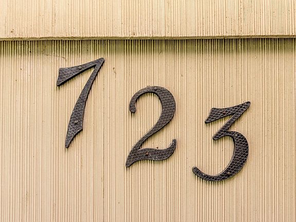 4th image of 723 Stinchcomb Dr