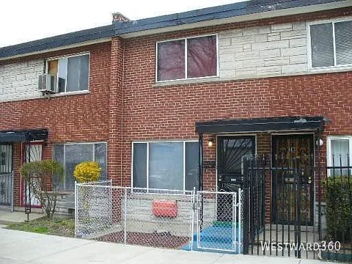 1301 E 75th St #B — Photo 1