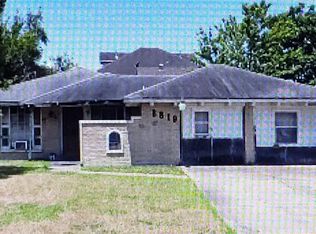 8819 Glenhouse Dr, Houston, TX 77088