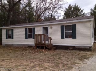 6254 Russell Rd, Twin Lake, MI 49457