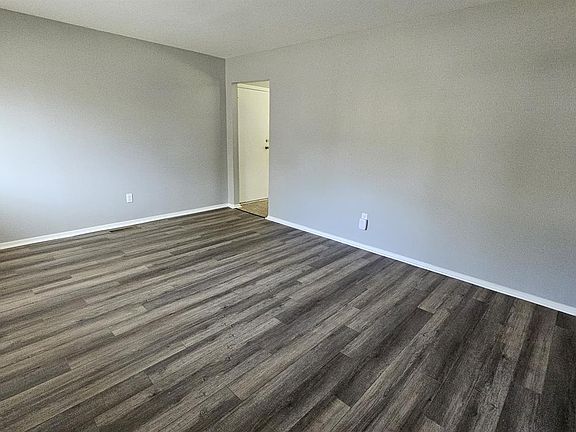 4th image of 1840 Lotushill Dr