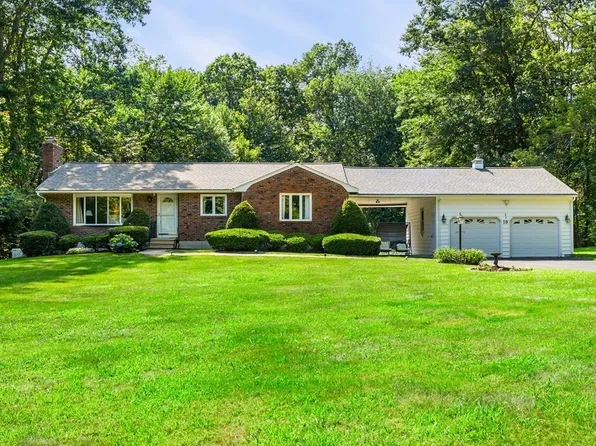 10 Lawrence Rd, Tyngsboro, MA 01879