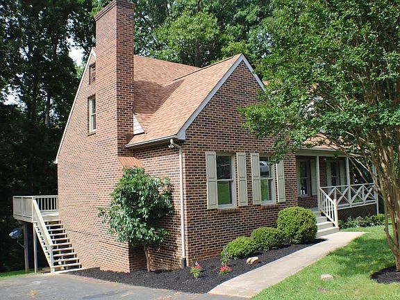 3rd image of 109 Mullbury Pl
