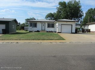219 Carlson St, Dickinson, ND 58601