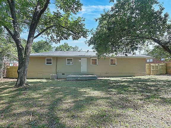 3rd image of 3122 Glenwood Dr