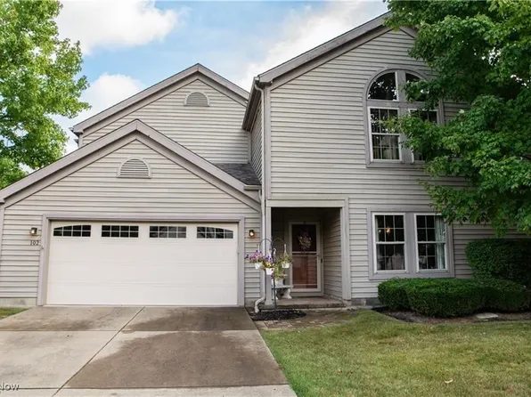 102 Spinnaker Dr, Columbiana, OH 44408