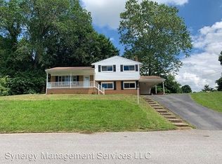 10917 Knotty Pine Dr, Hagerstown, MD 21740