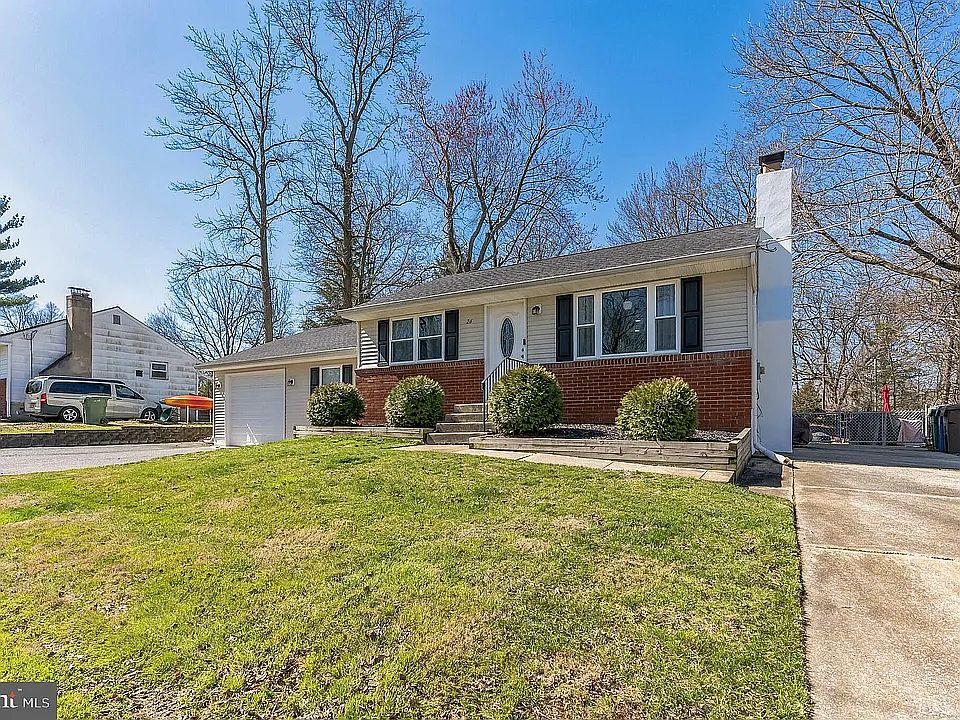1st image of 26 Glen Echo Ave