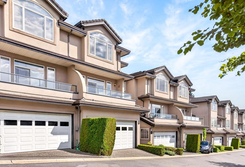 Apartment in Pt Coquitlam - View 2