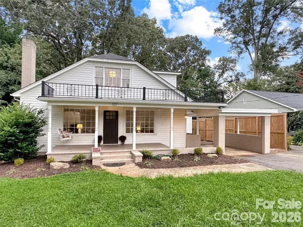 317 8th St NW, Hickory, NC 28601