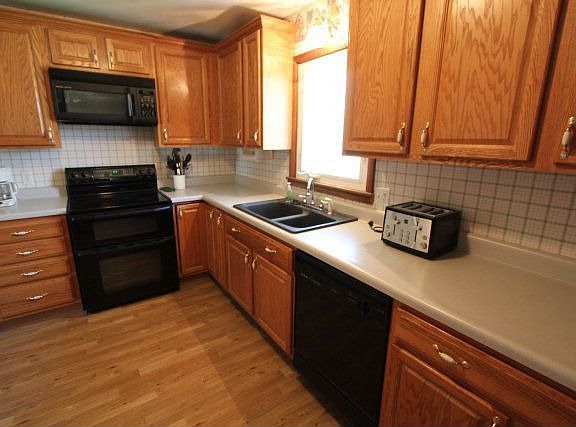 3rd image of 801 Kaylyn Dr
