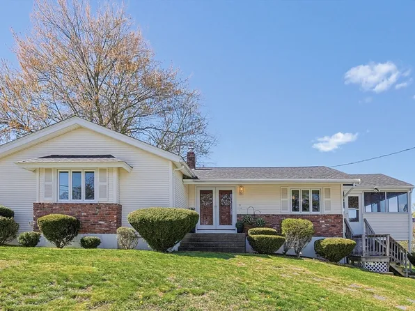 3 Sunnyside Ln, Milford, MA 01757