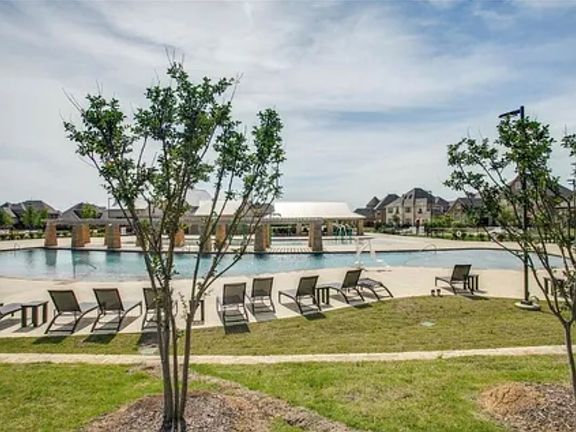 4th image of 6691 Titus Ln