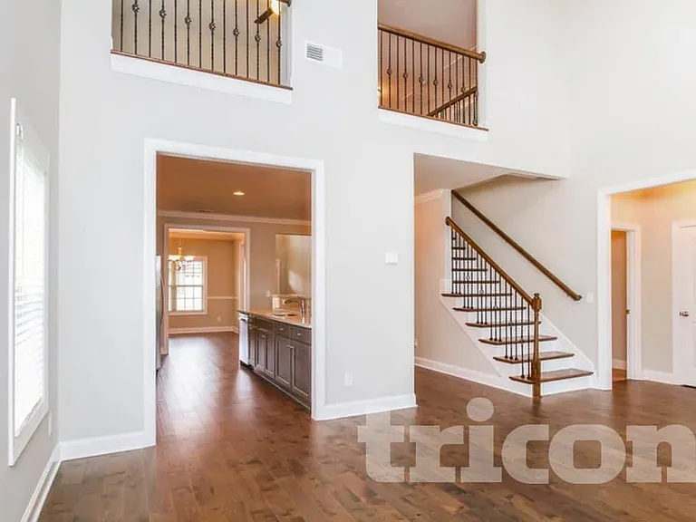 1514 Burrows Ave — Photo 3