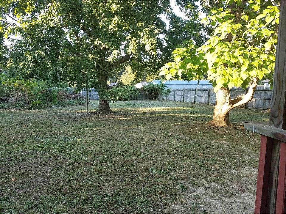 That yard though!!!