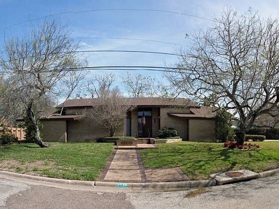 1st image of 3538 Denver Ave