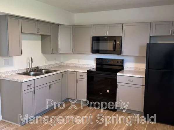 615 E Bain St, Ozark, MO 65721