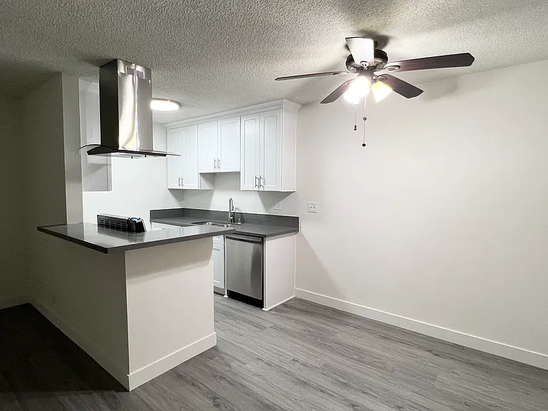 1031 Elm Ave #1 — Photo 4