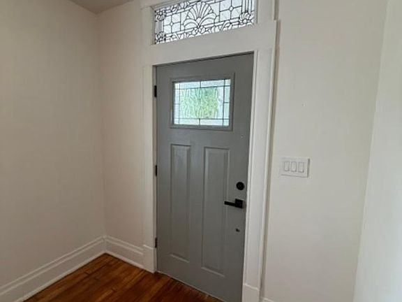 5th image of 424 N Hinckley St